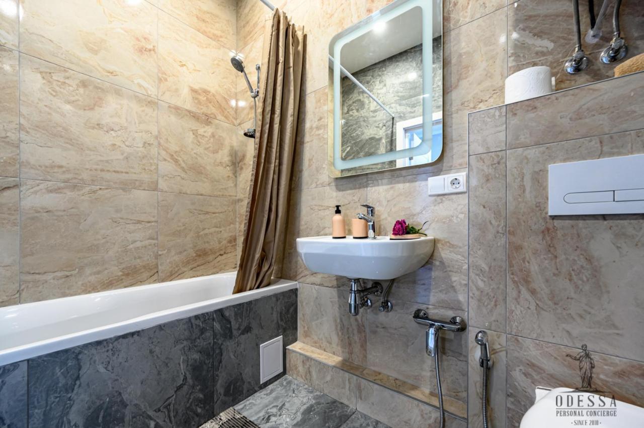 City Center New House Odessa Exterior foto